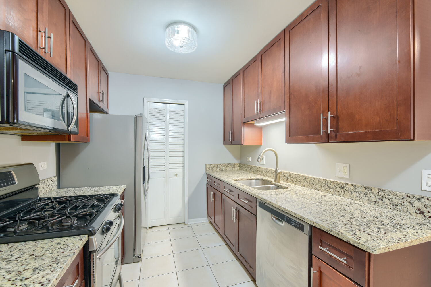 2660 N Bosworth Avenue 1nw Property Photo 9