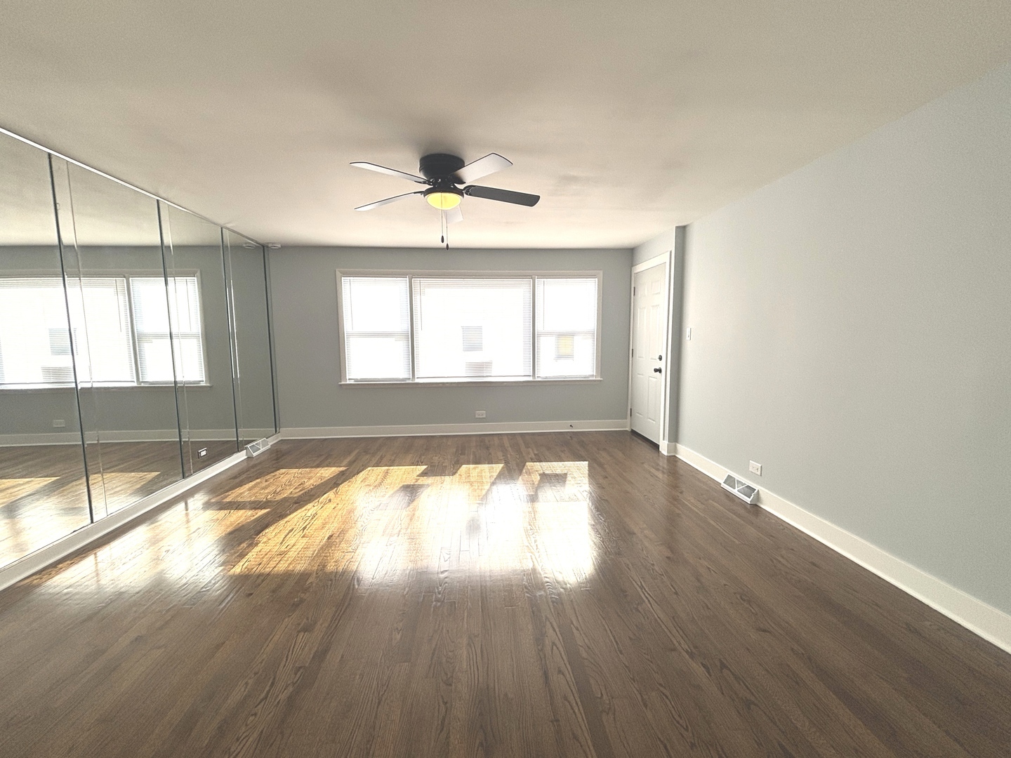 15711 Dixie Highway Property Photo 2