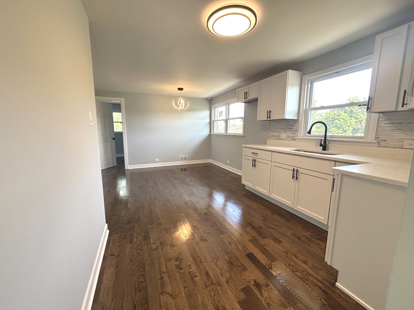 15711 Dixie Highway Property Photo 11