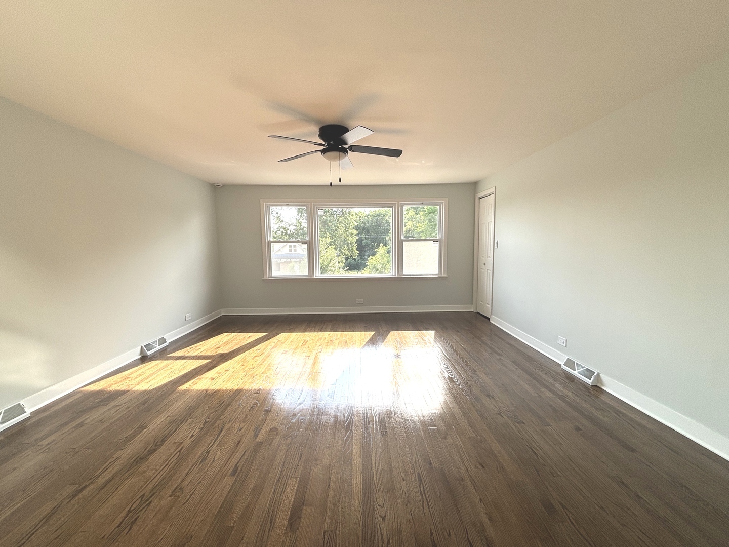 15711 Dixie Highway Property Photo 17