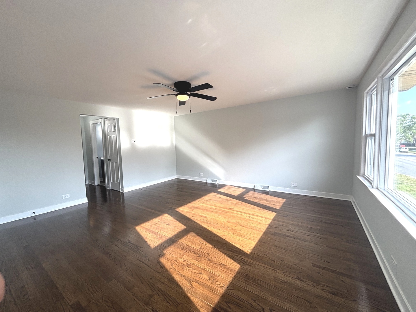 15711 Dixie Highway Property Photo 18
