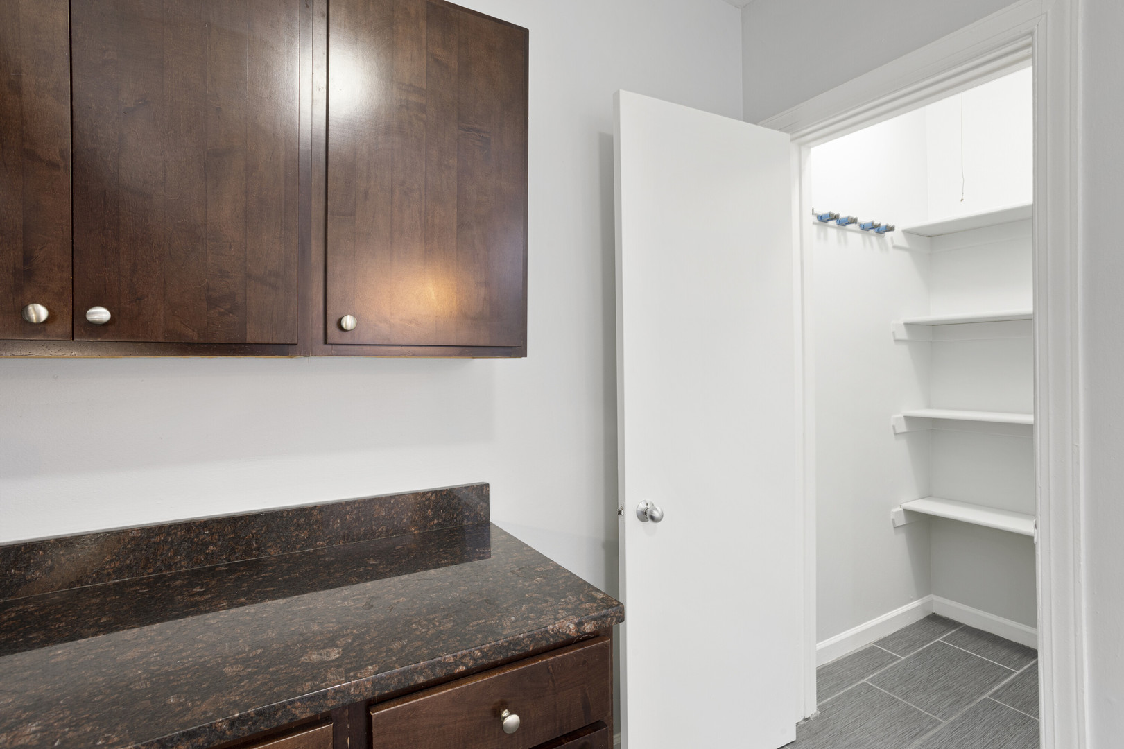 7702 N Marshfield Avenue 3 Property Photo 6