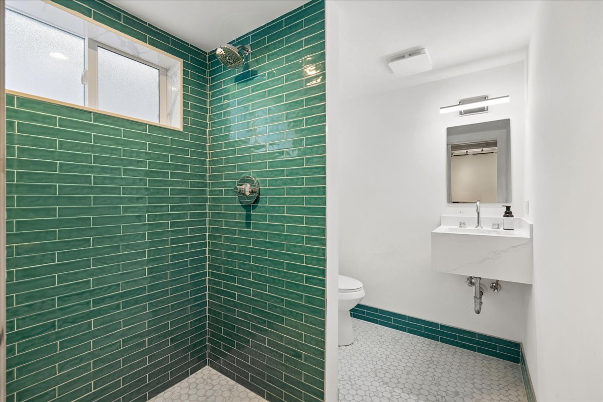 320 S Brainard Avenue Property Photo 12