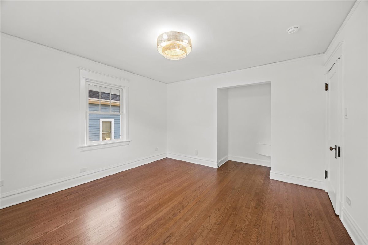 320 S Brainard Avenue Property Photo 15