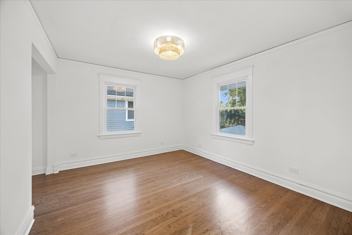 320 S Brainard Avenue Property Photo 16