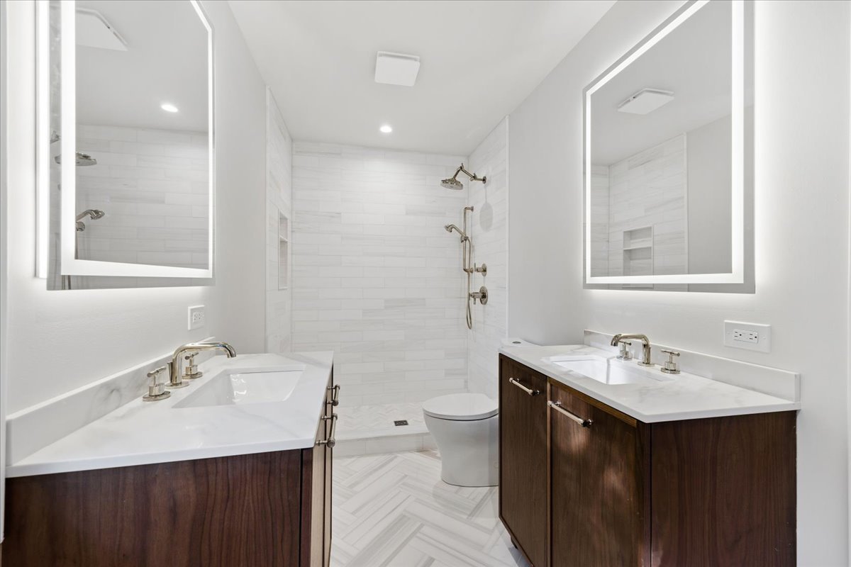 320 S Brainard Avenue Property Photo 17
