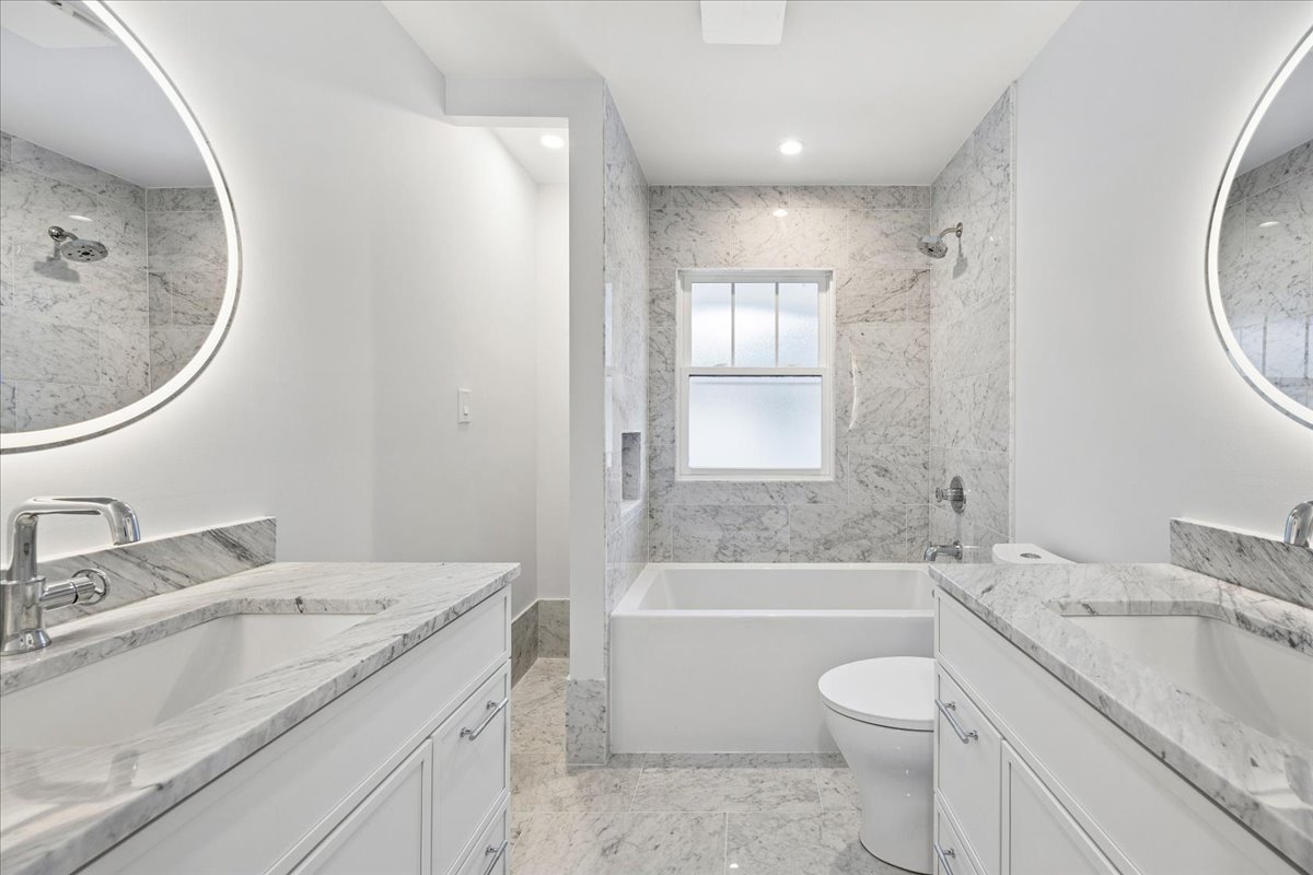 320 S Brainard Avenue Property Photo 18