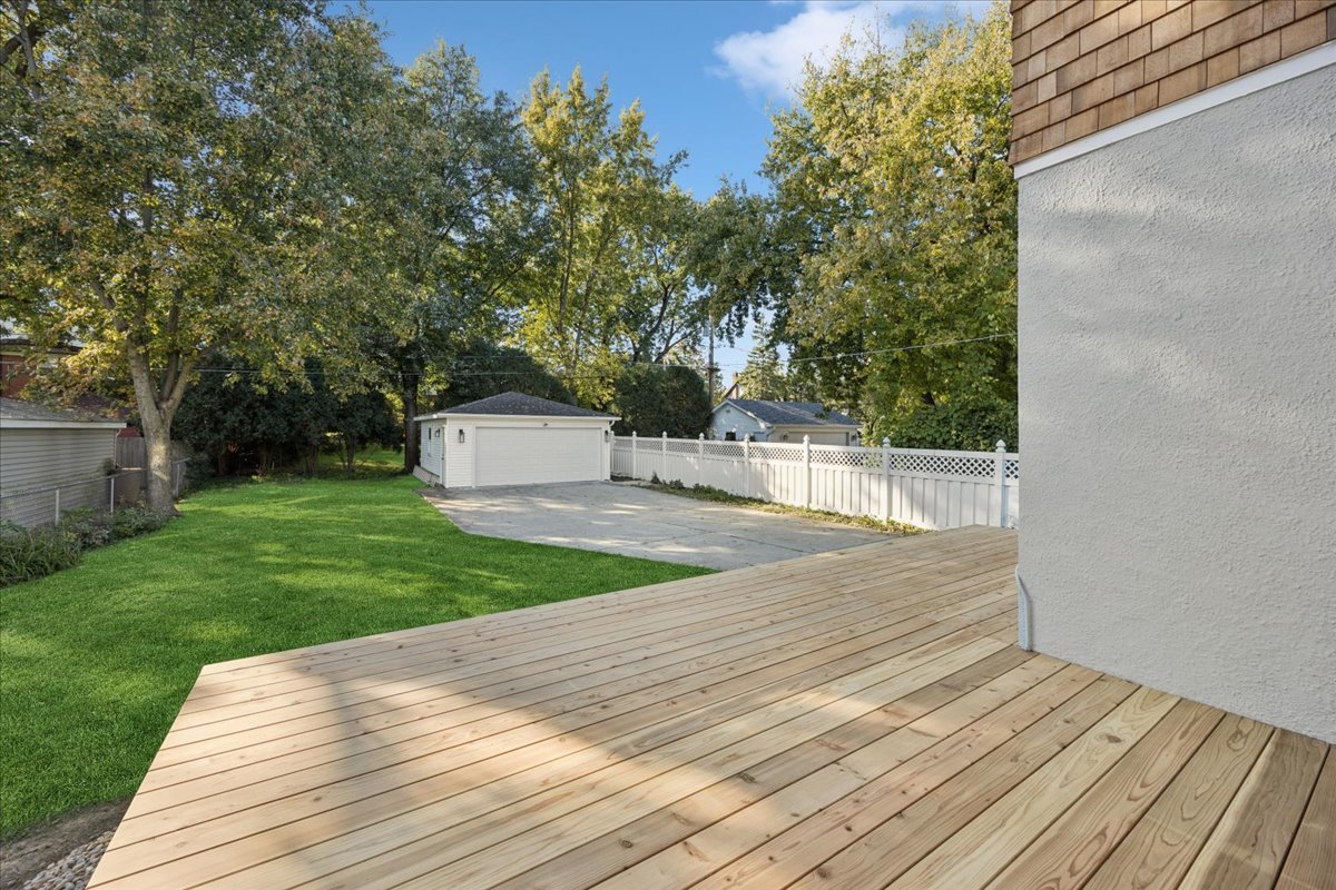 320 S Brainard Avenue Property Photo 19