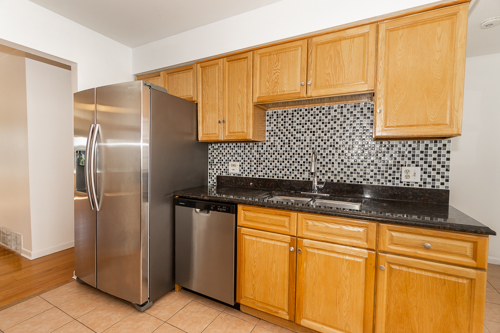 1185 Seymour Avenue Property Photo 13