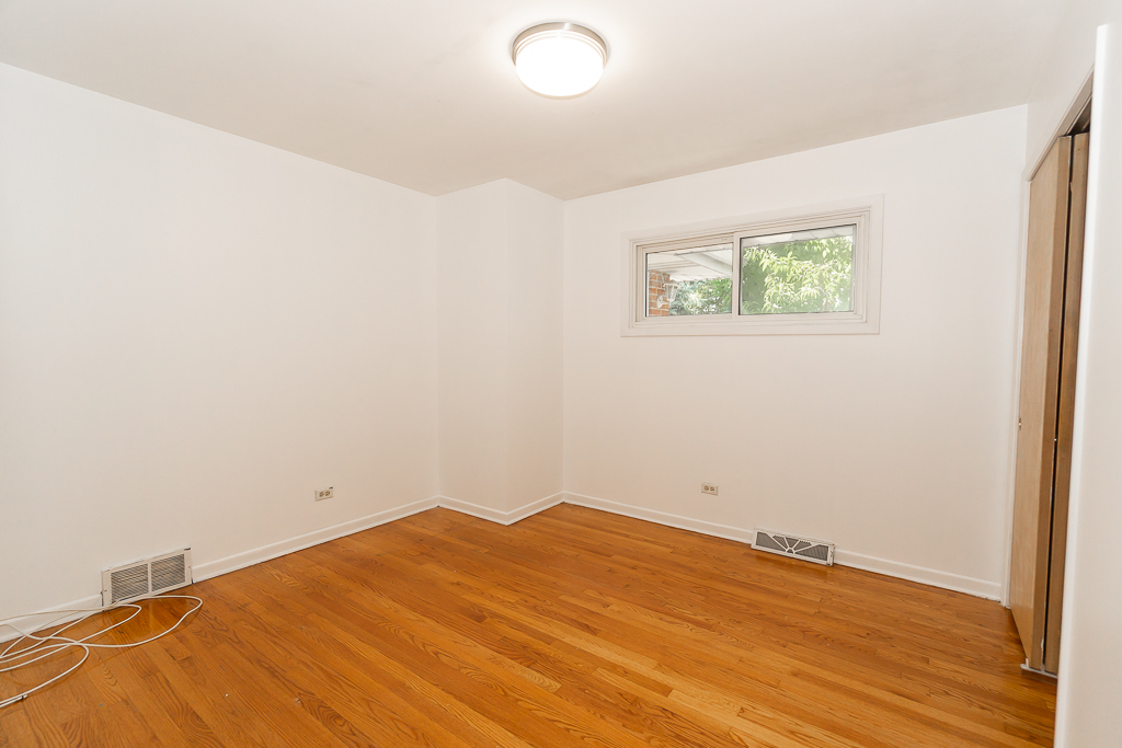 1185 Seymour Avenue Property Photo 23