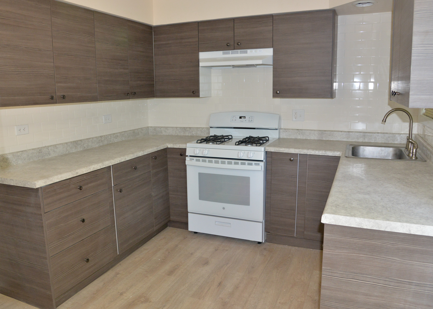 12757262 Property Photo 2