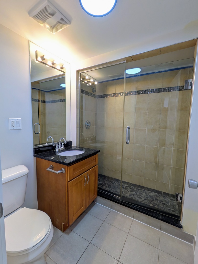 2619 N Hamlin Avenue Property Photo 12
