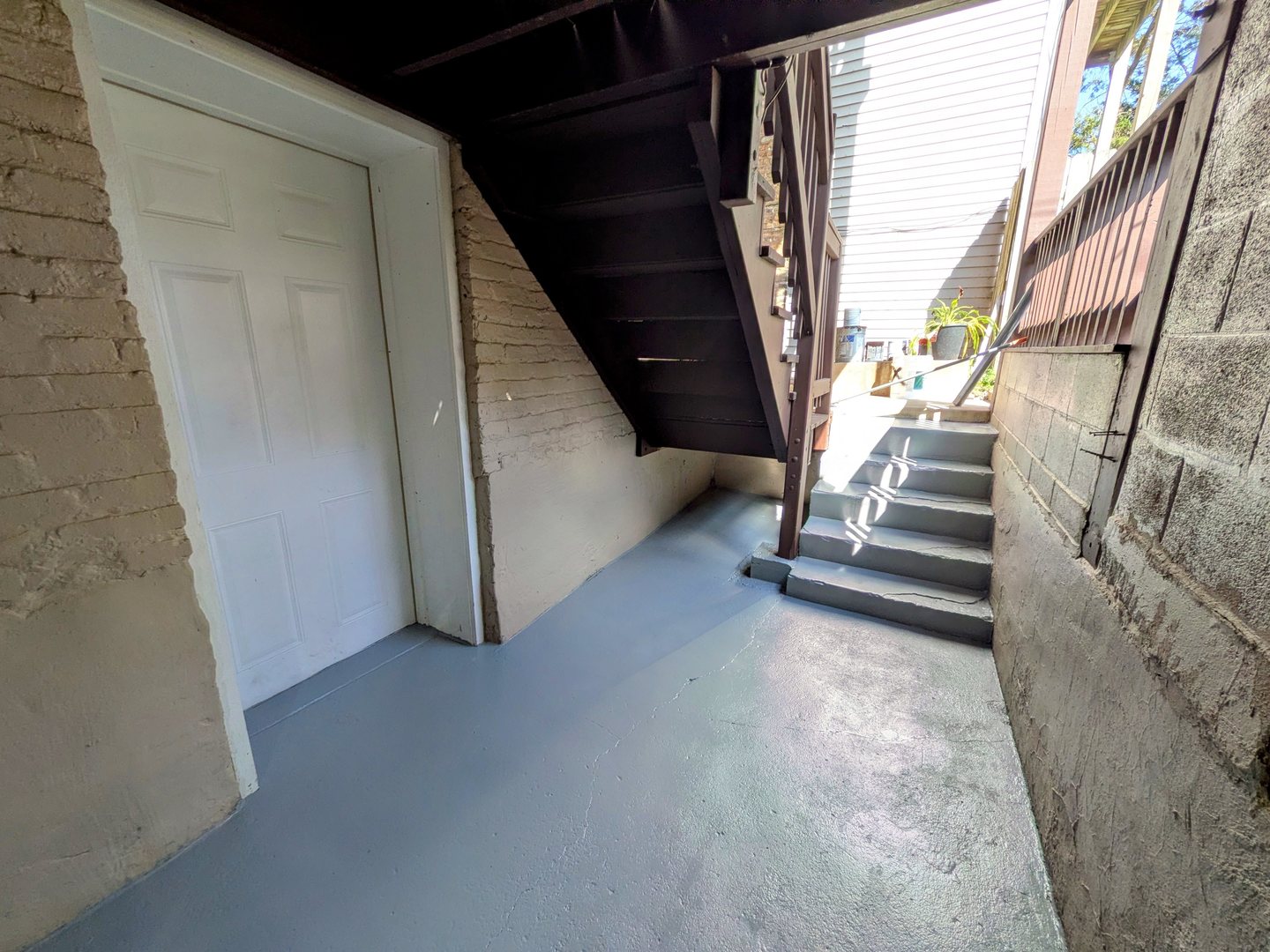 2619 N Hamlin Avenue Property Photo 14