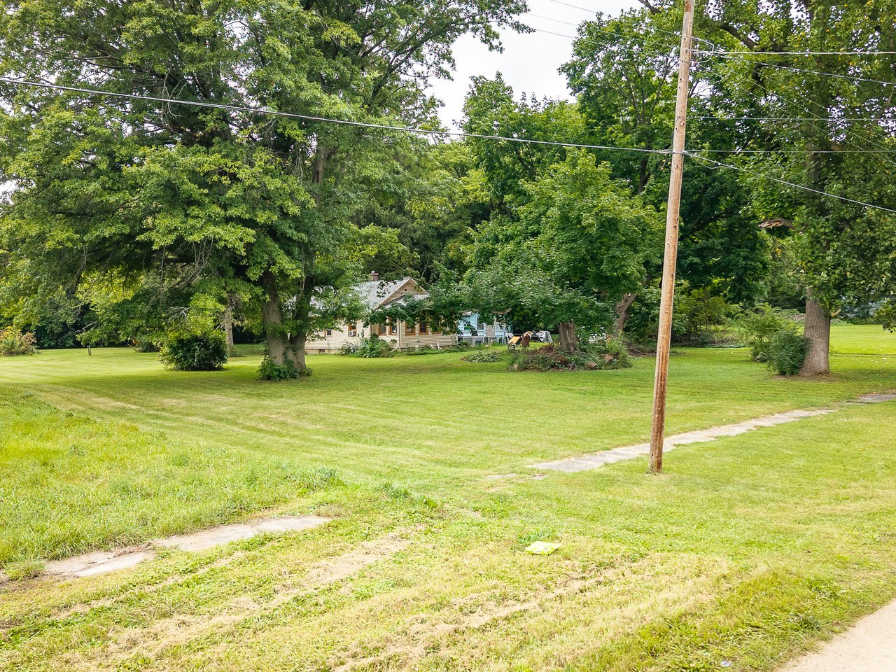 411 Lincoln Park Boulevard Property Photo 2