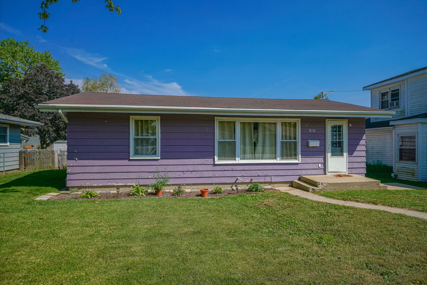 810 S Congress Avenue Property Photo 1