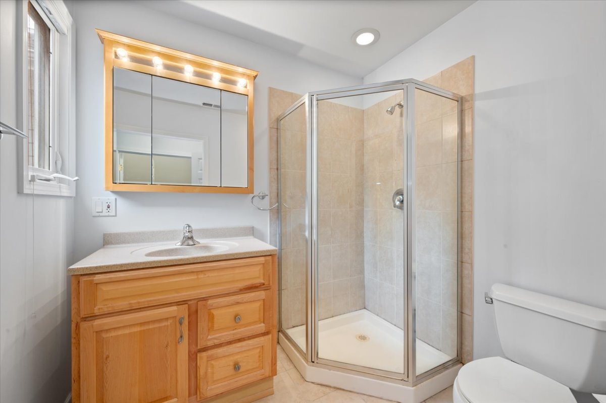 4150 N Whipple Street Property Photo 22