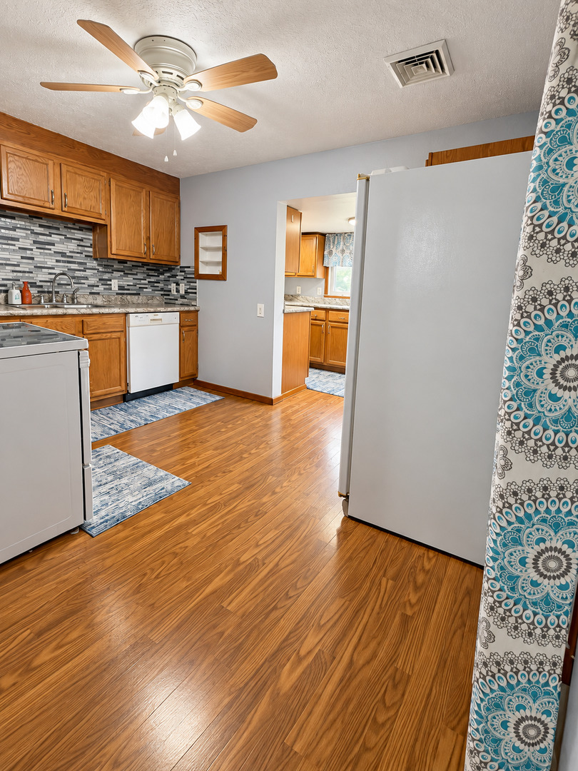 328 Ida Street Property Photo 9