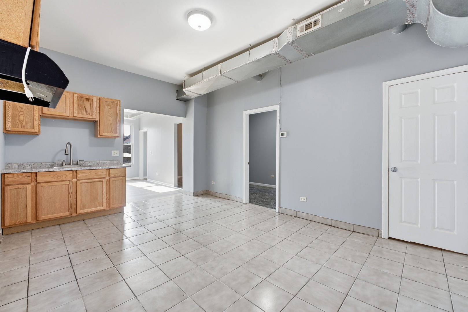 2333 S Whipple Street Property Photo 12