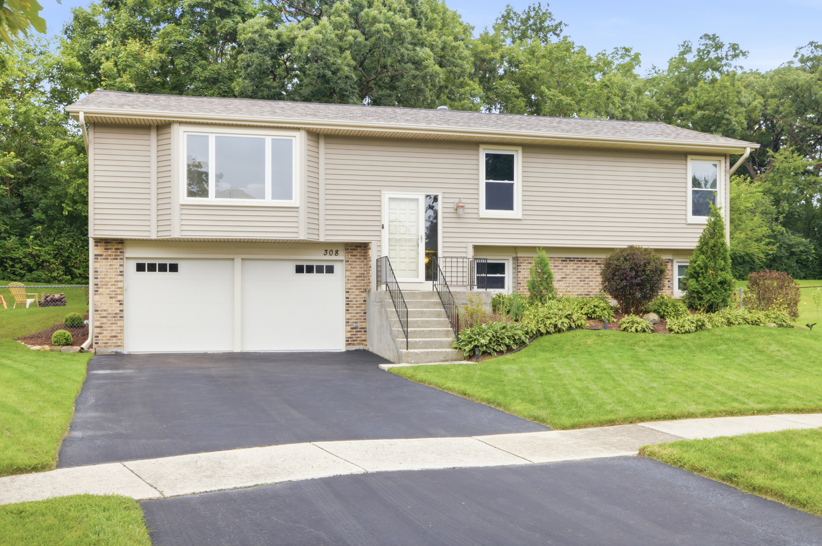 308 Nelson Court Property Photo 1