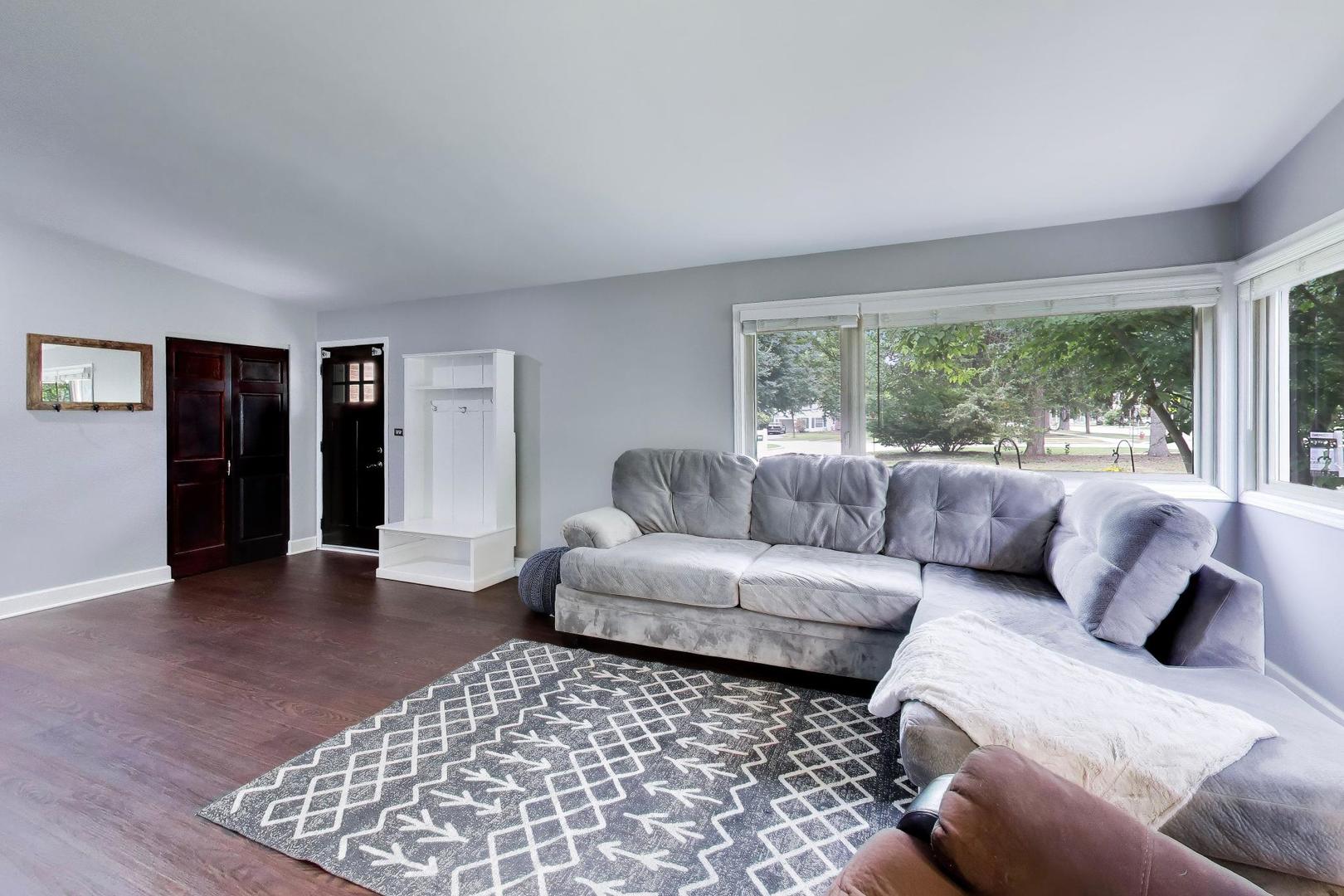 103 S Windsor Drive Property Photo 3