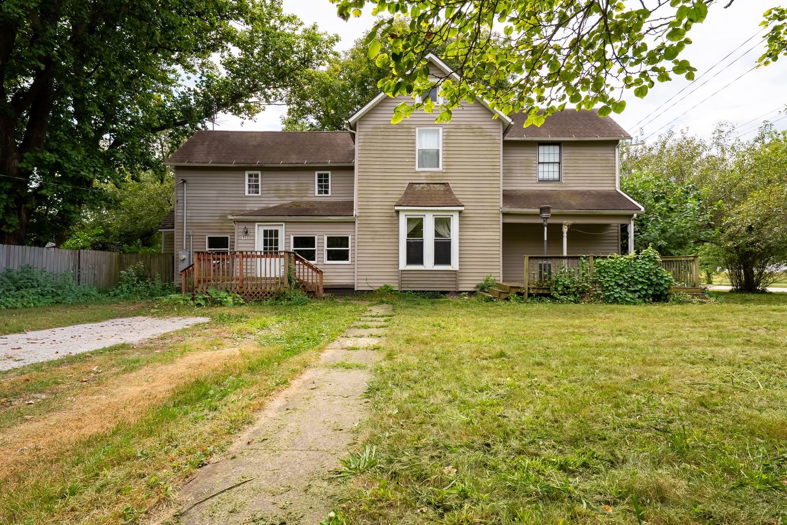 102 E North Street Property Photo 2