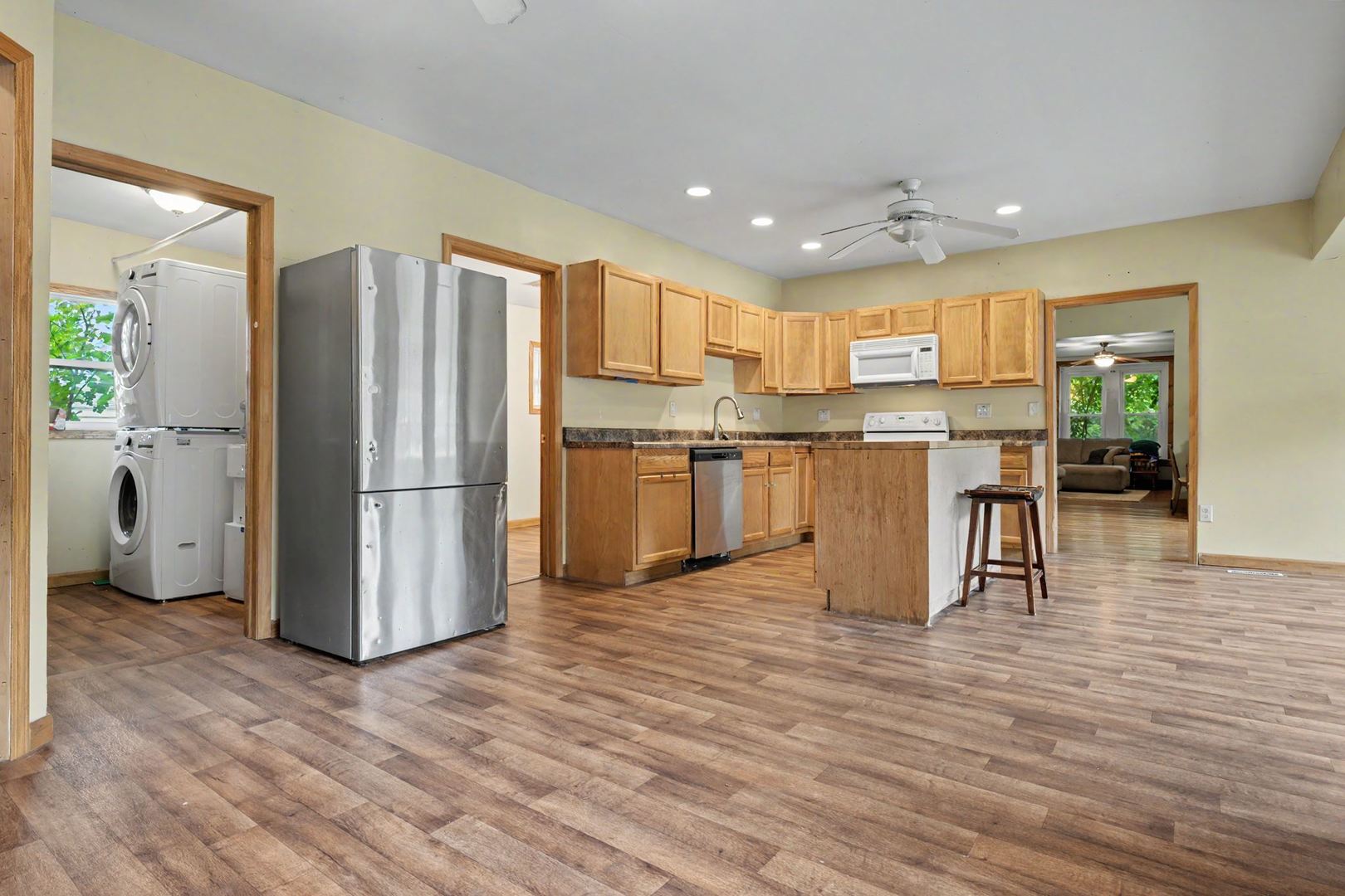 102 E North Street Property Photo 5
