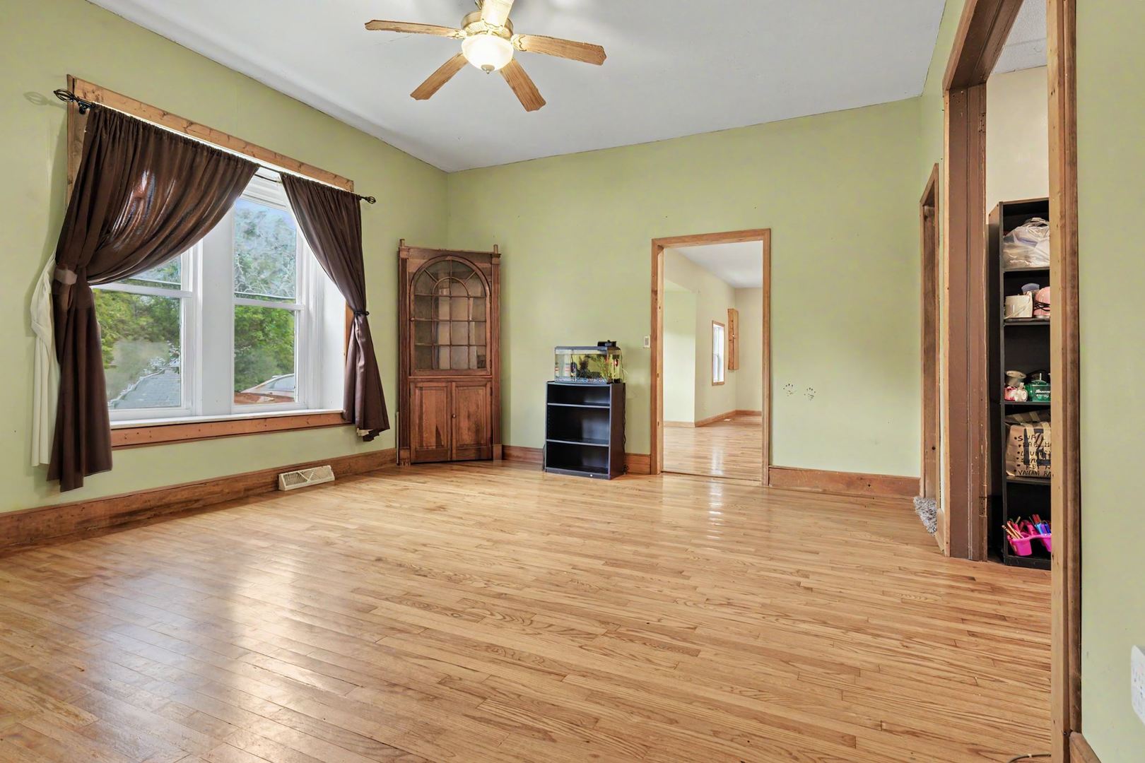 102 E North Street Property Photo 12