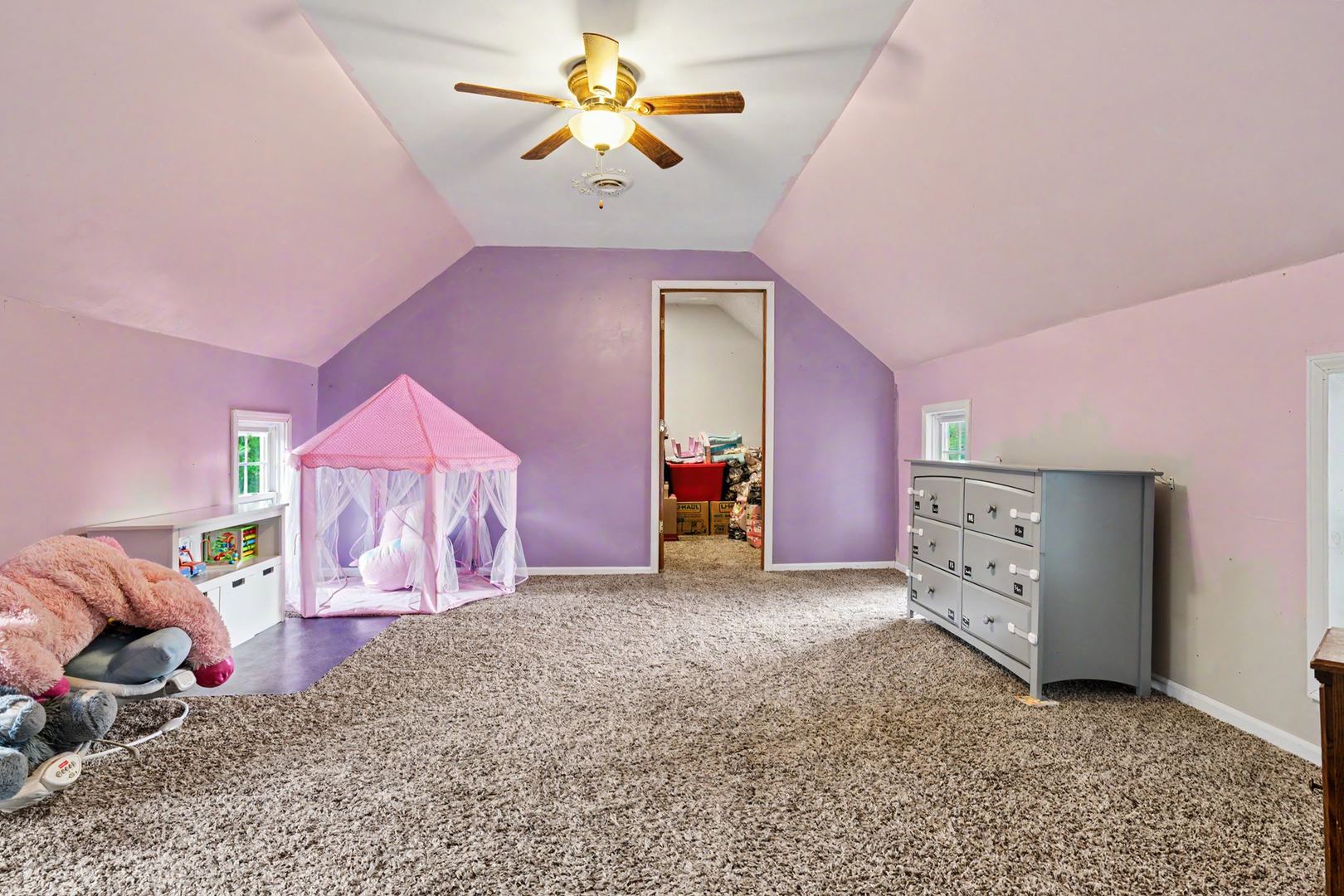 102 E North Street Property Photo 16