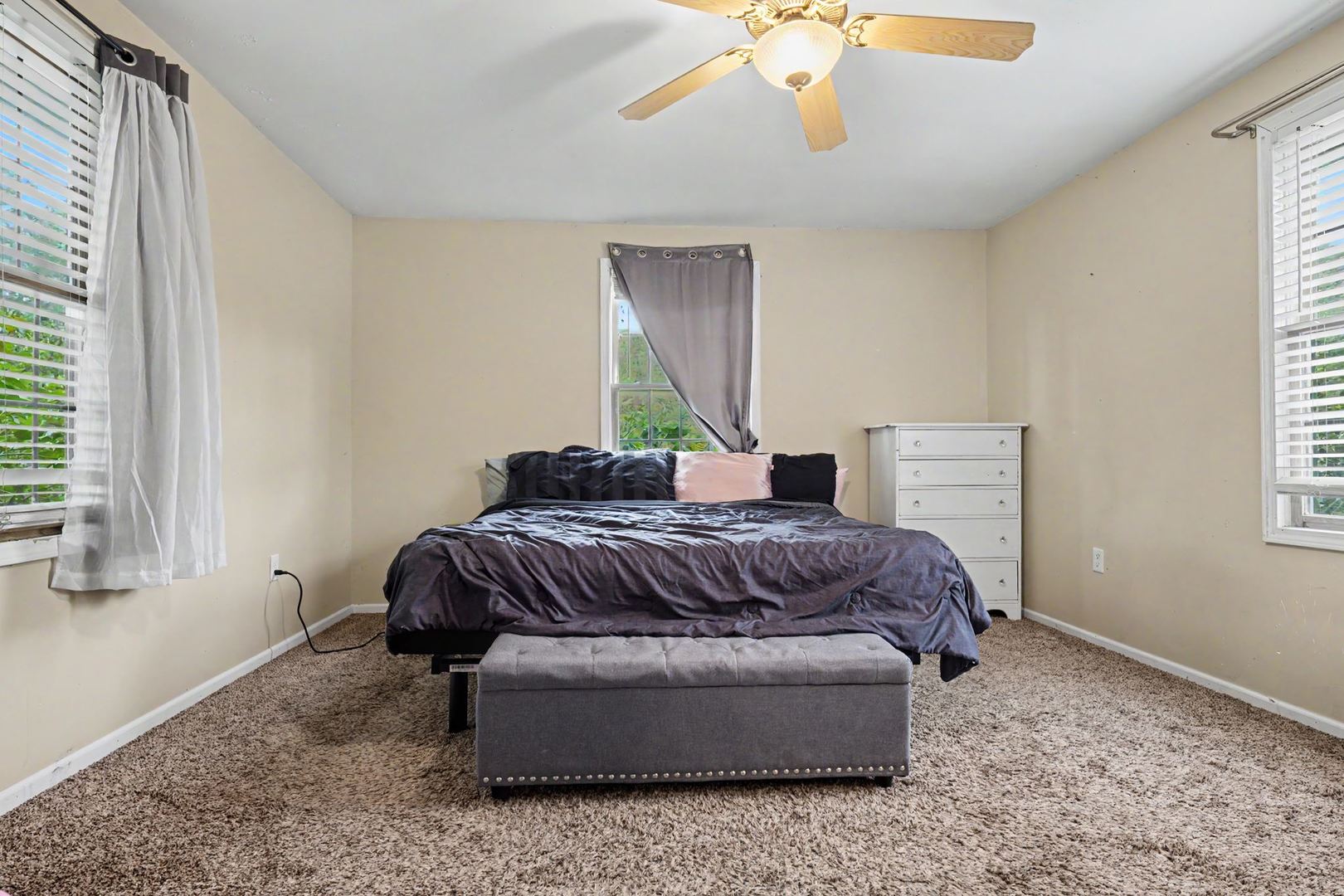 102 E North Street Property Photo 17
