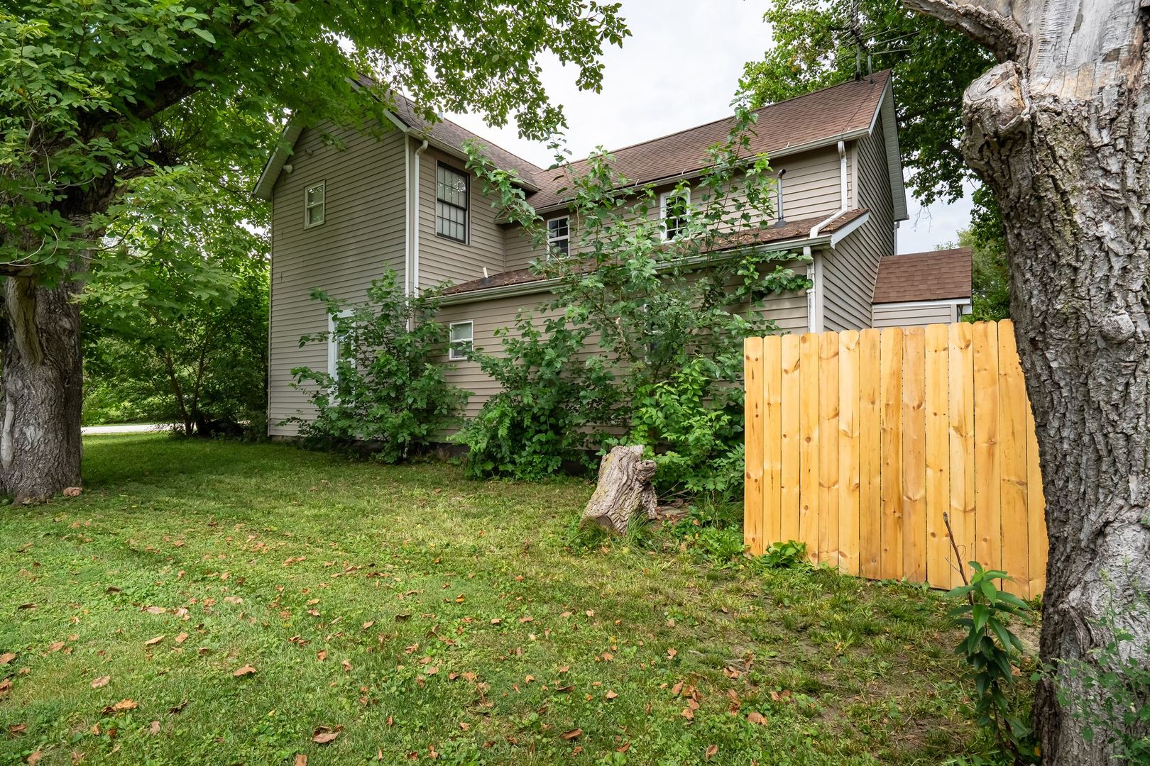 102 E North Street Property Photo 24