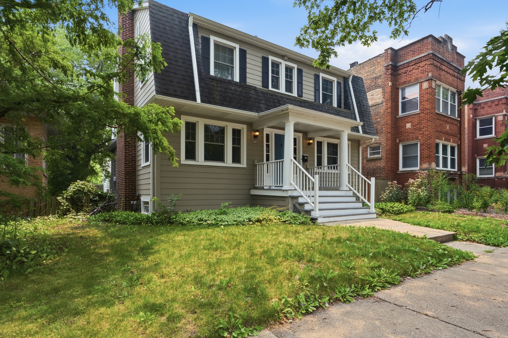 3829 W Addison Street Property Photo 2