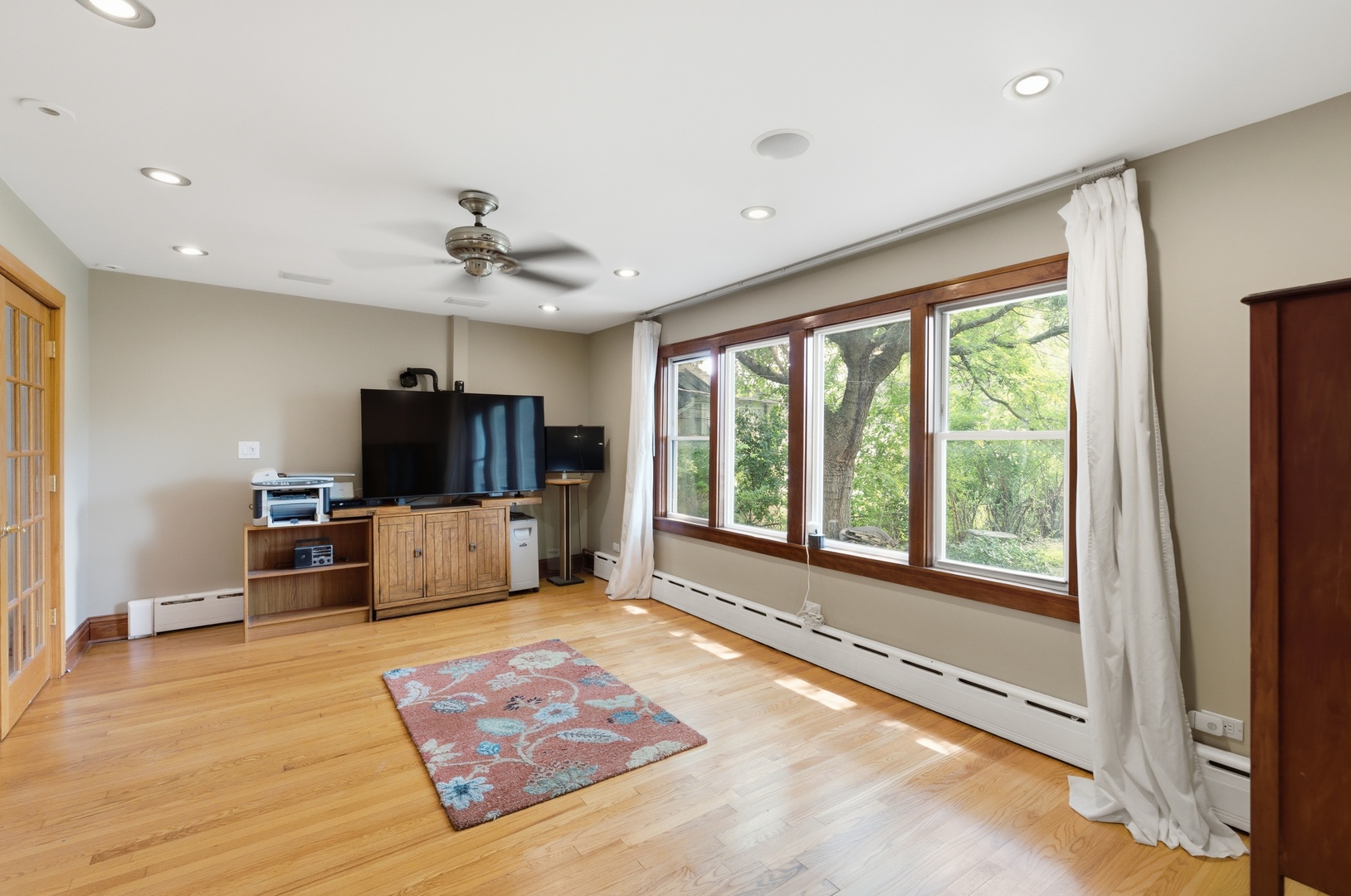 3829 W Addison Street Property Photo 5