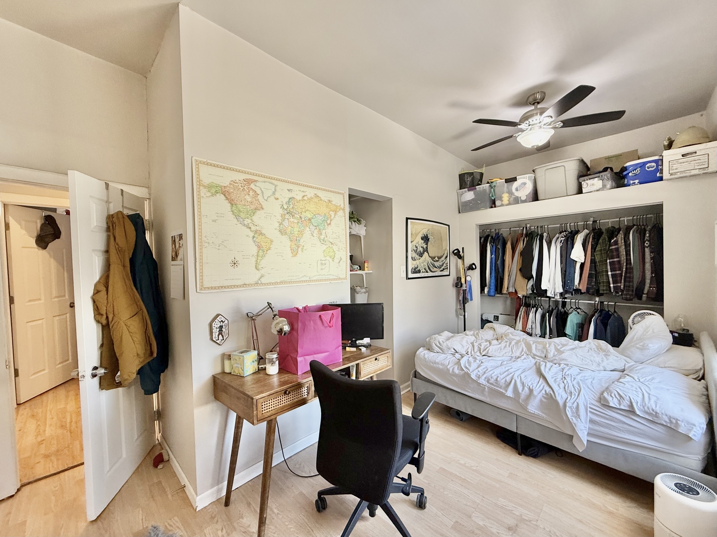 2947 W Cortland Street Property Photo 8