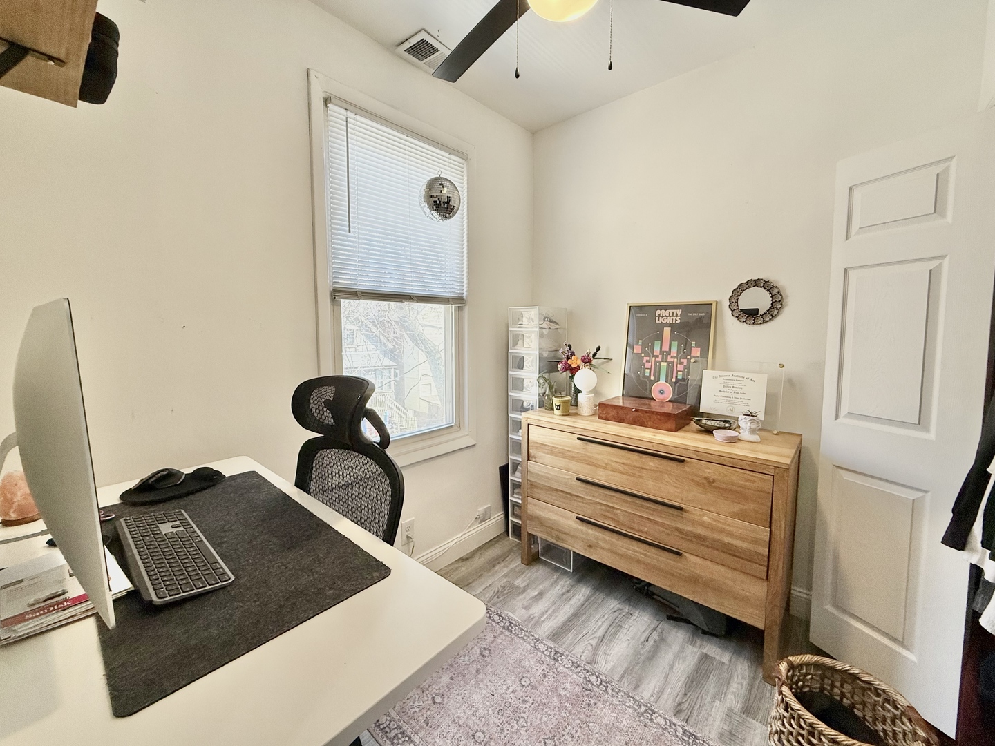 2947 W Cortland Street Property Photo 16