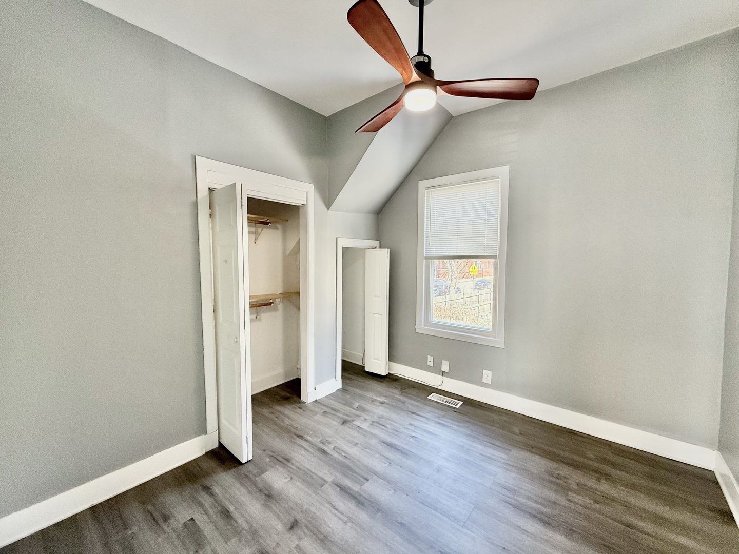 2947 W Cortland Street Property Photo 22