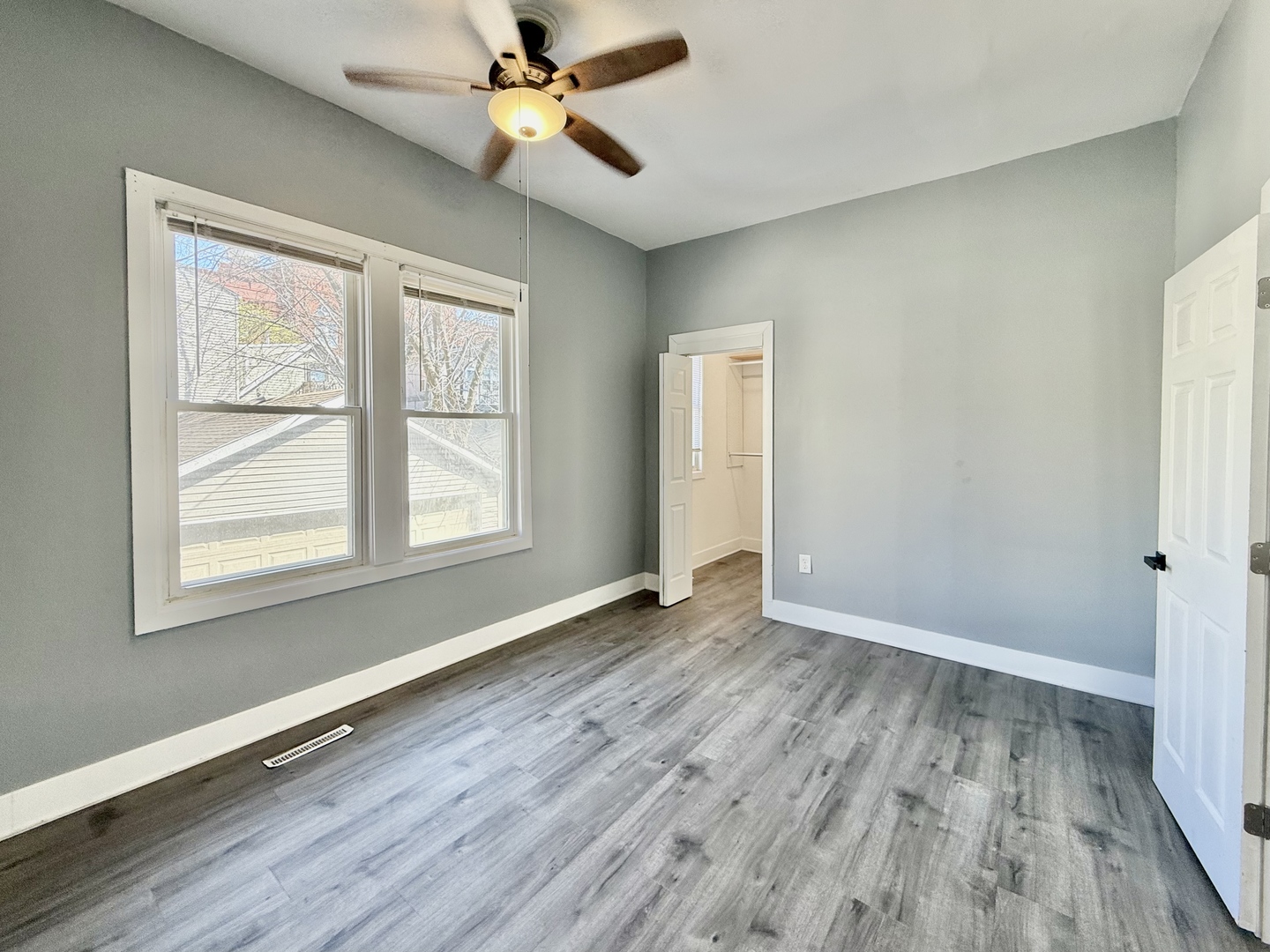 2947 W Cortland Street Property Photo 23