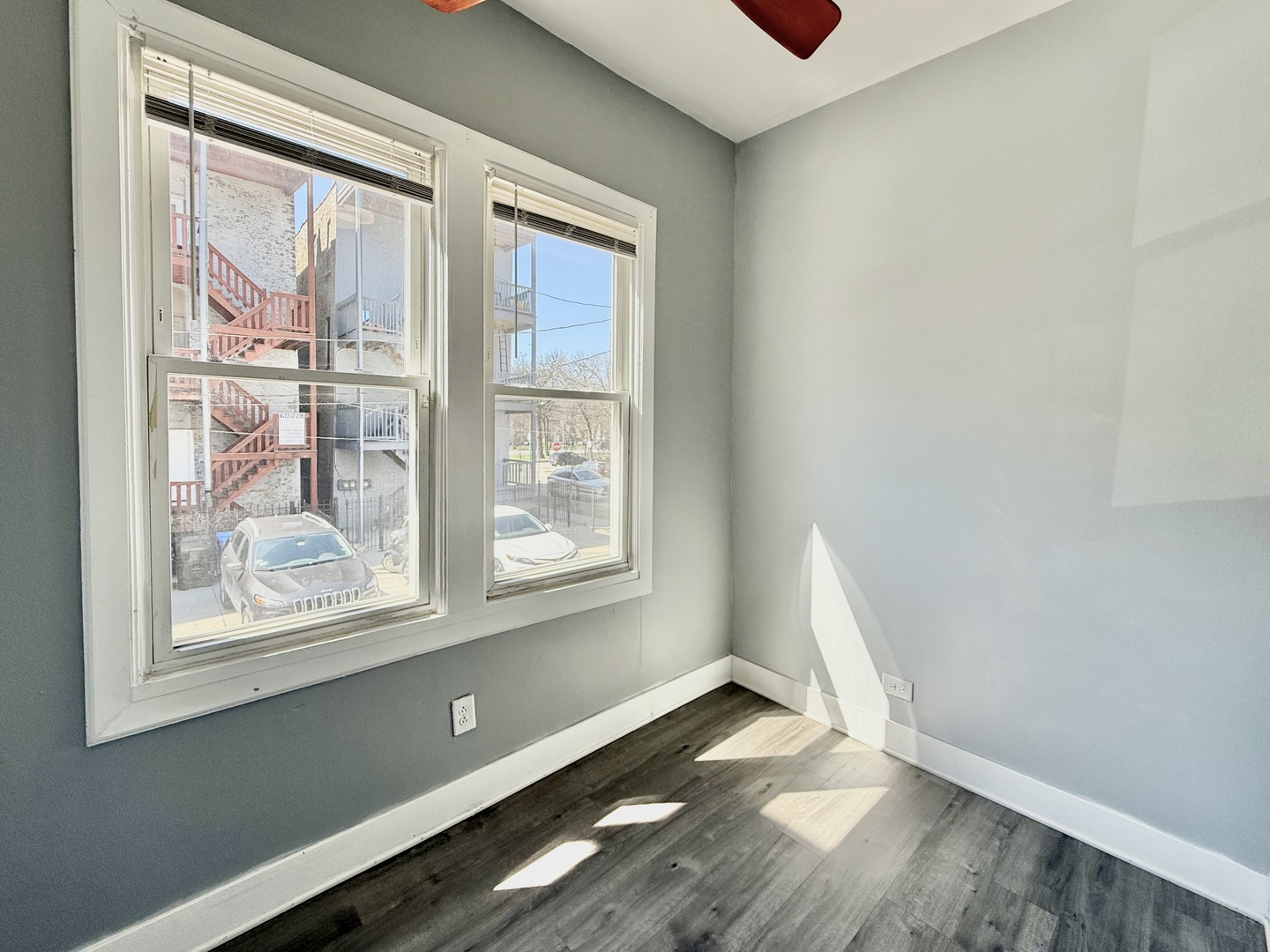2947 W Cortland Street Property Photo 25