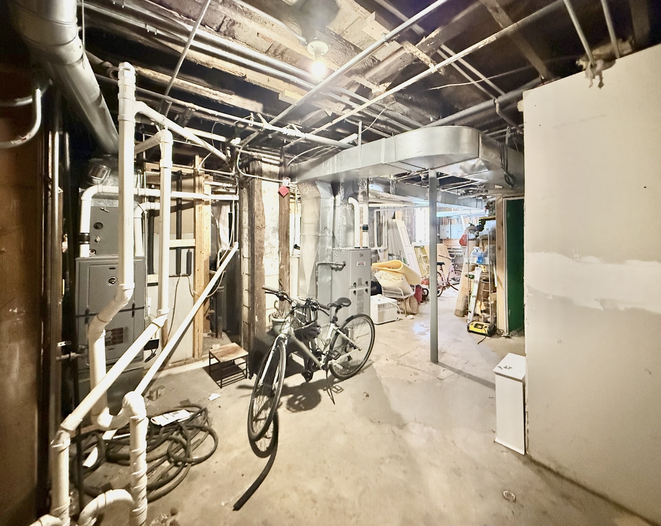 2947 W Cortland Street Property Photo 31