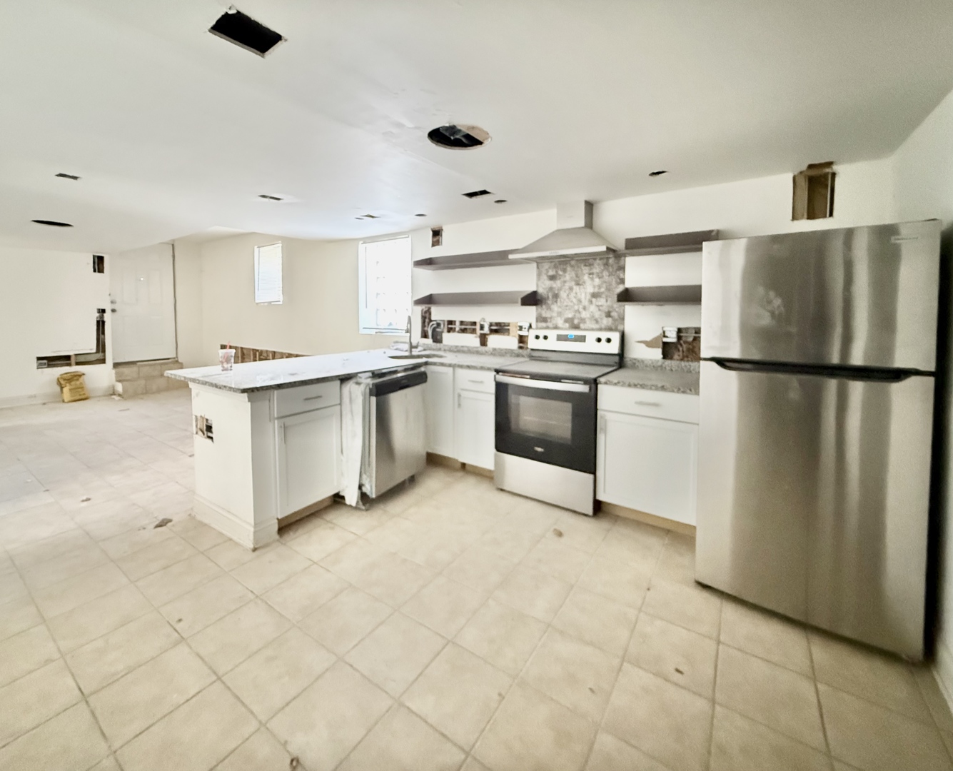 2947 W Cortland Street Property Photo 32