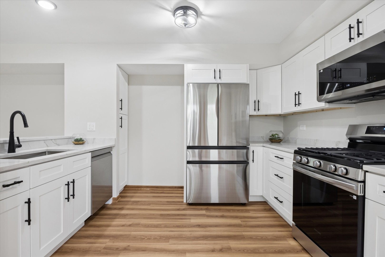 11132 Eaton Court Property Photo 6