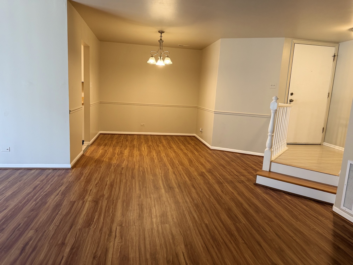 1659 Dover Court A Property Photo 5