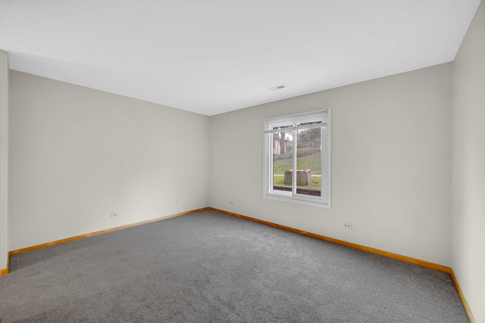 1659 Dover Court A Property Photo 10