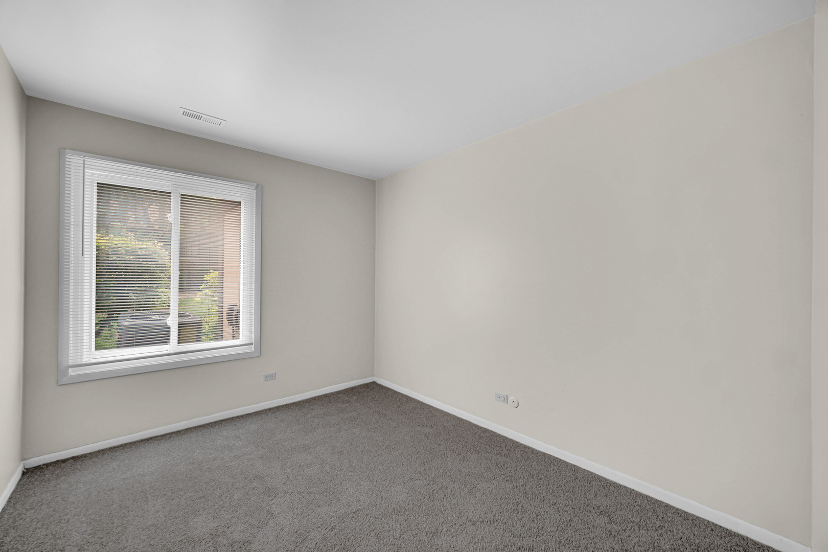 1659 Dover Court A Property Photo 11