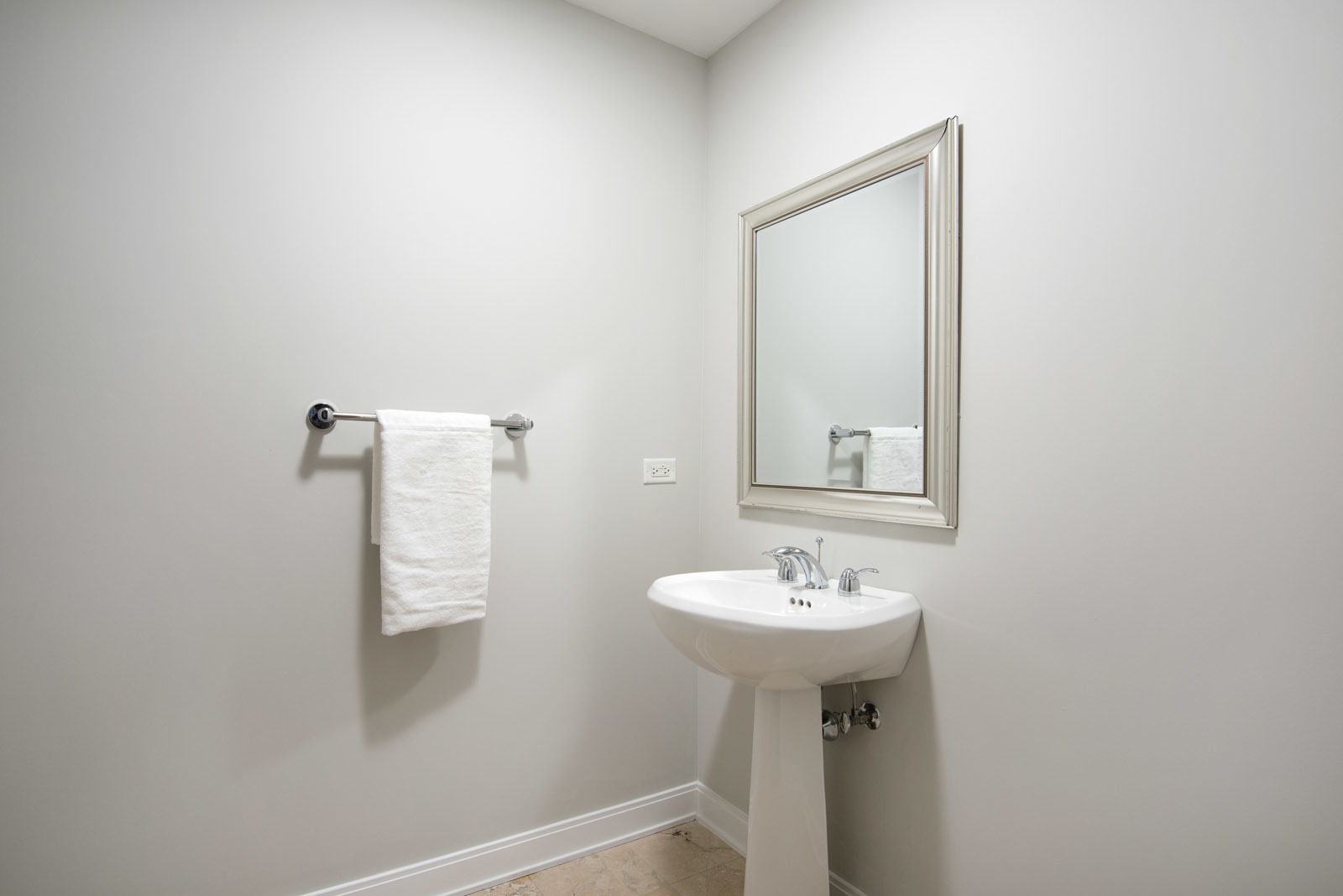 130 N Garland Court 3103 Property Photo 19