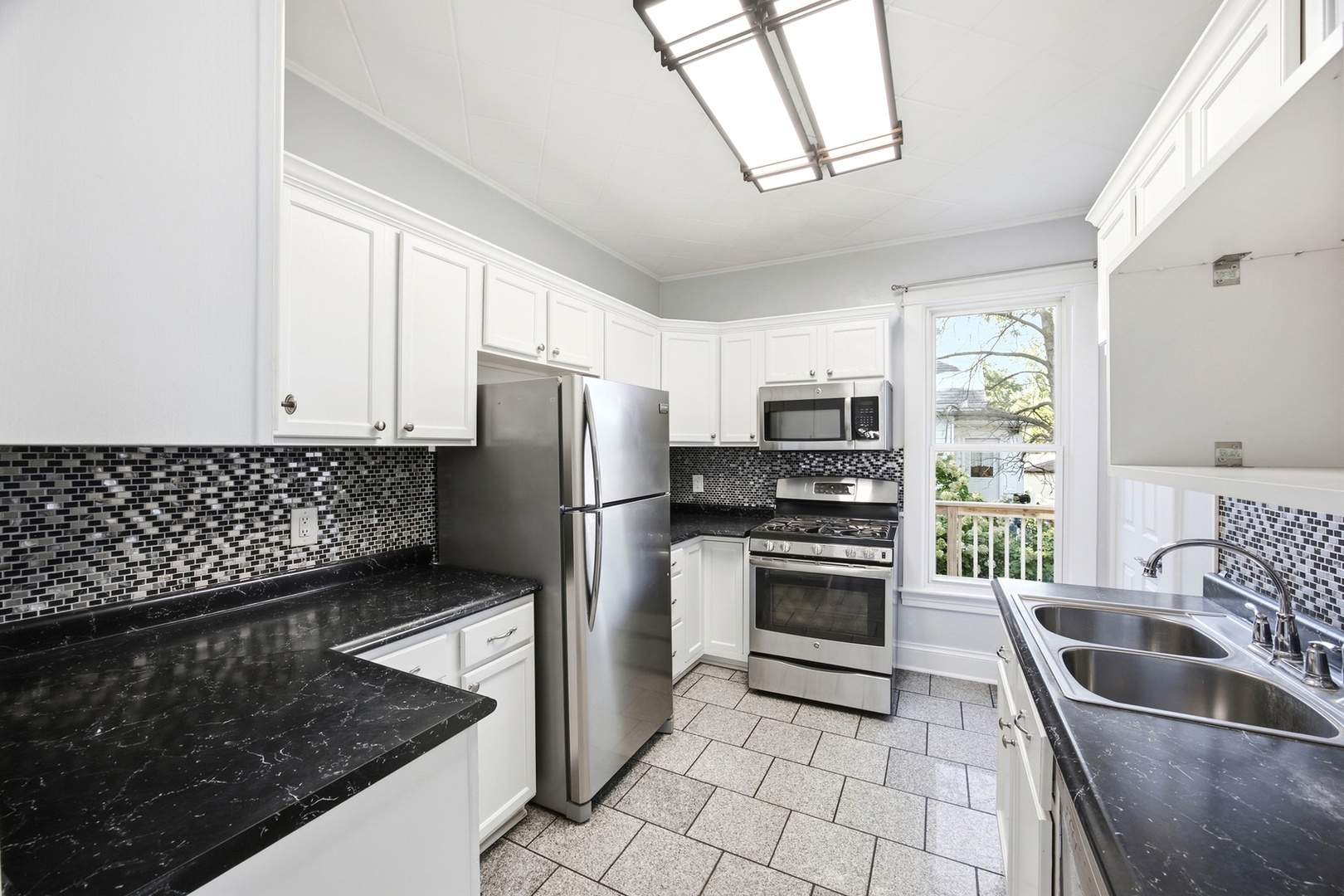 810 Wheeler Street Property Photo 4