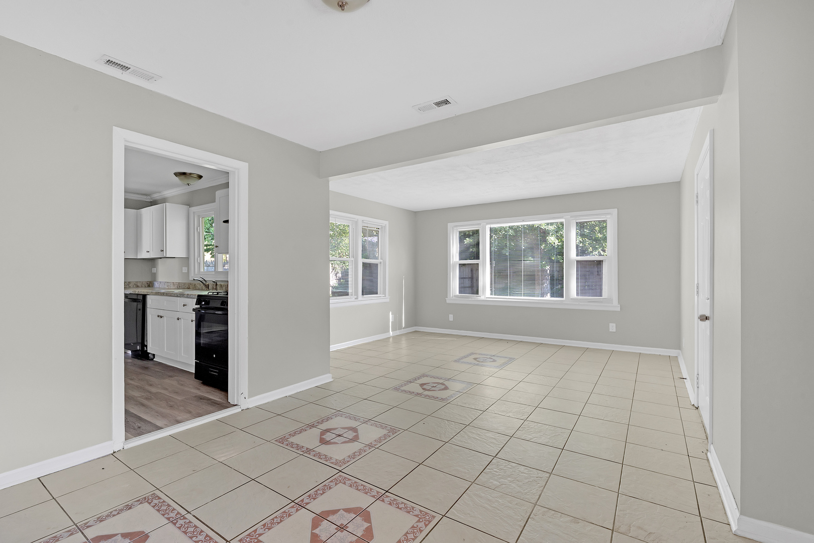63 W Manchester Drive Property Photo 14