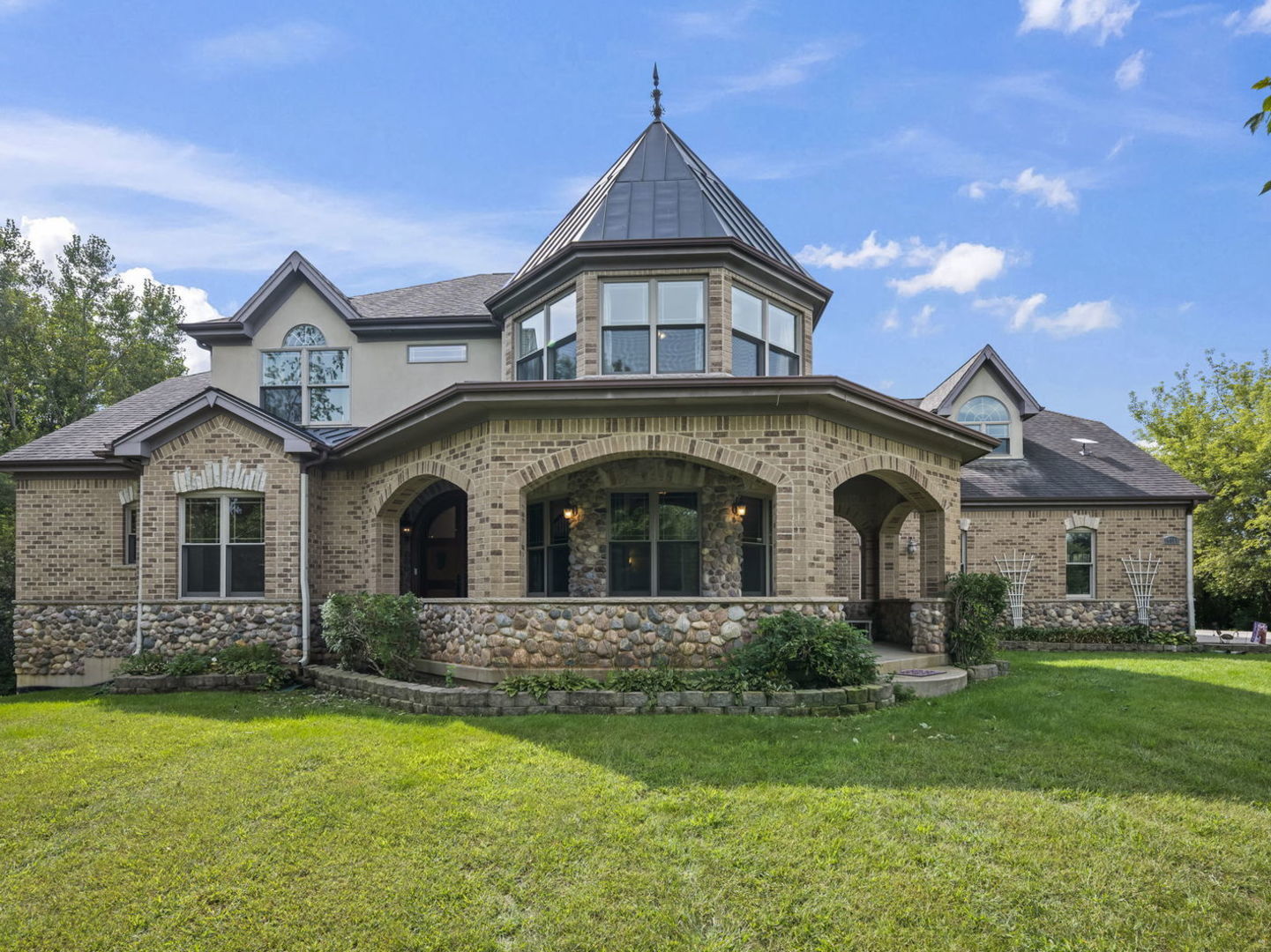 15309 Kishwaukee Valley Road Property Photo 1