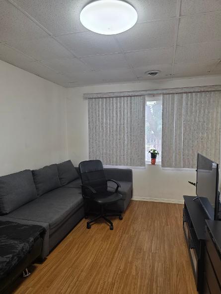 3341 S Hamilton Avenue Property Photo 3
