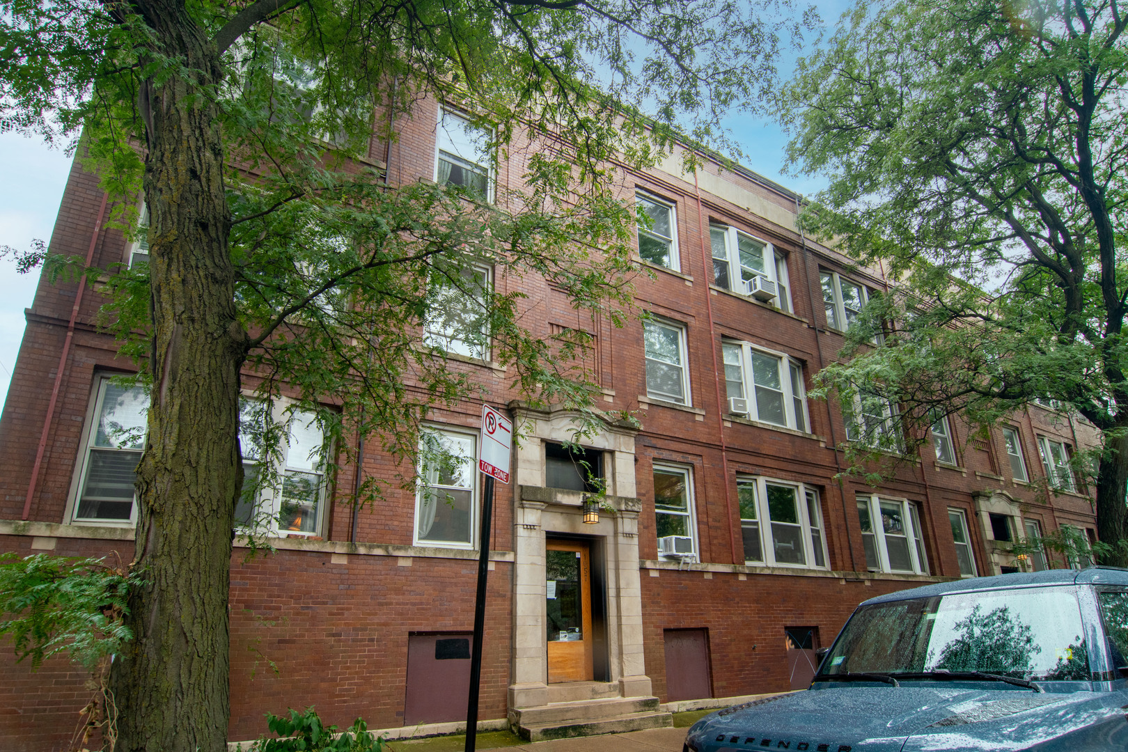 1057 W Berwyn Avenue 3 Property Photo 1