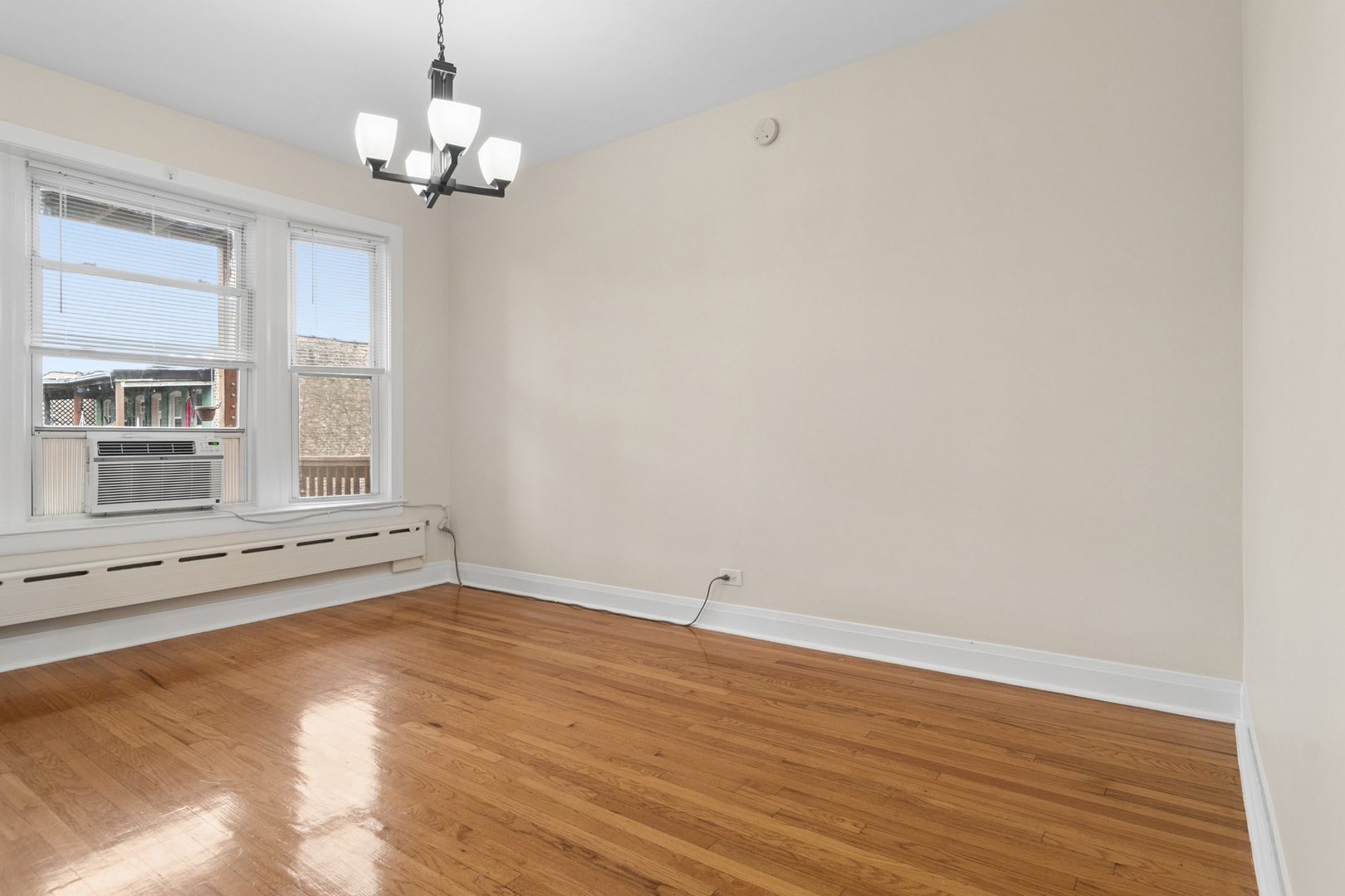 1057 W Berwyn Avenue 3 Property Photo 12